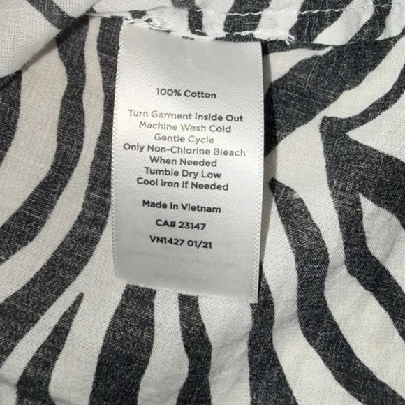 TALBOTS BUTTON FRONT ZEBRA SHIRT - Plus 1X Black/White - Picture 10 of 13